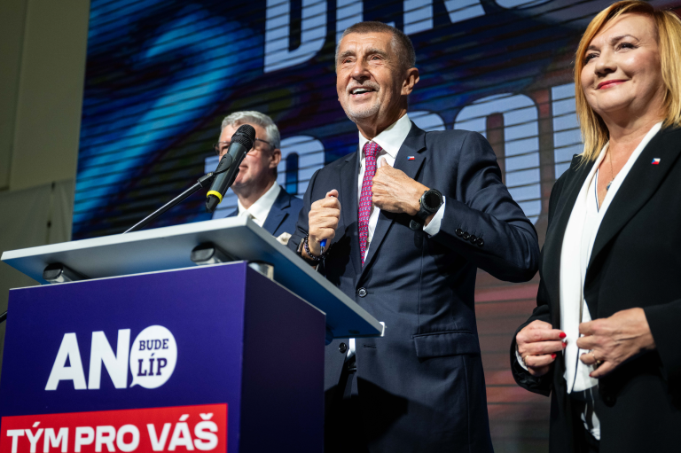 Uprostred Andrej Babiš. Foto: Jakub Kotian/TASR