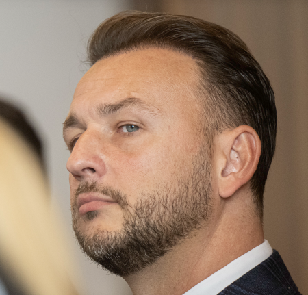 Šutaj Eštok: Ak sa premiér zbavil Chmelára, môže sa aj Lajčáka