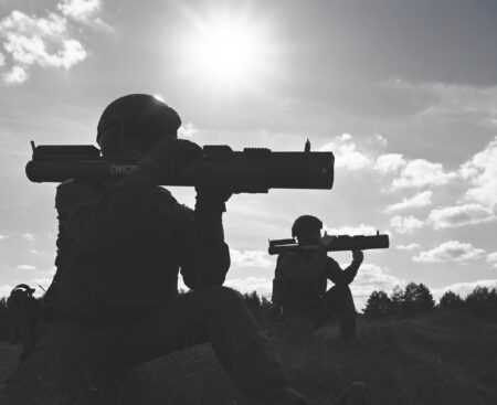 Wie sollen sich die Länder im östlichen Flügel der NATO im Falle eines Angriffs durch Selbstmordattentäter verteidigen?