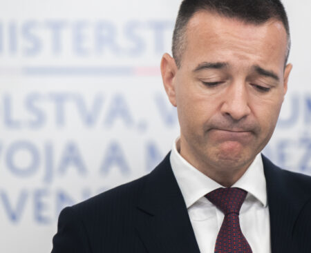 Menej úradníkov, viac peňazí pre žiakov. Rezort školstva bude šetriť, ale aj výrazne investovať