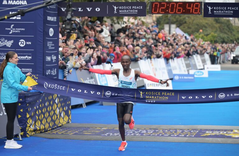 Keňan Kemei zvíťazil na 102. ročníku košického maratónu a vytvoril traťový rekord