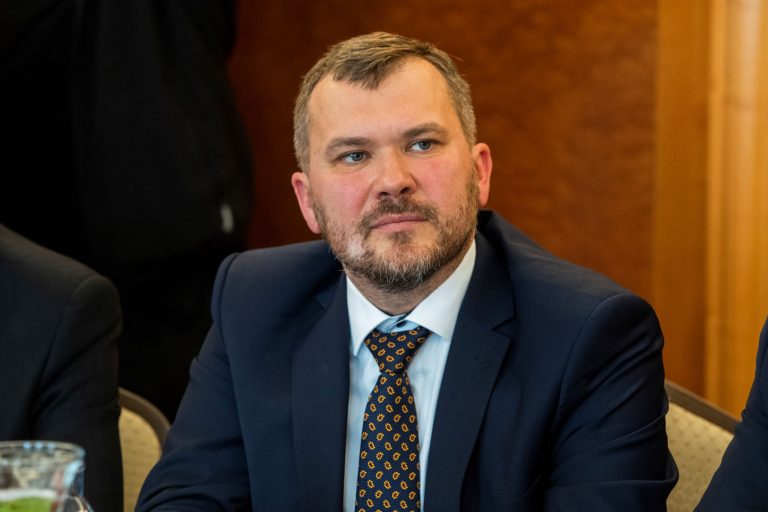 Karas avizoval, že v budúcnosti má záujem viesť KDH