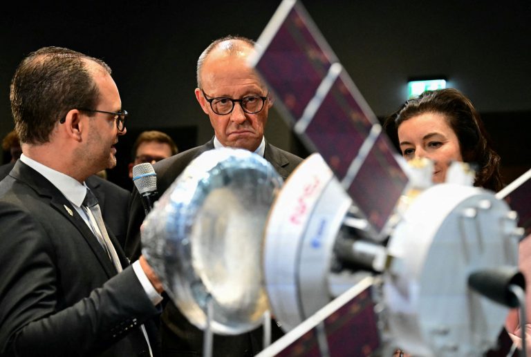 Berlín chce posilniť vesmírnu bezpečnosť, chystá miliardy pre ESA