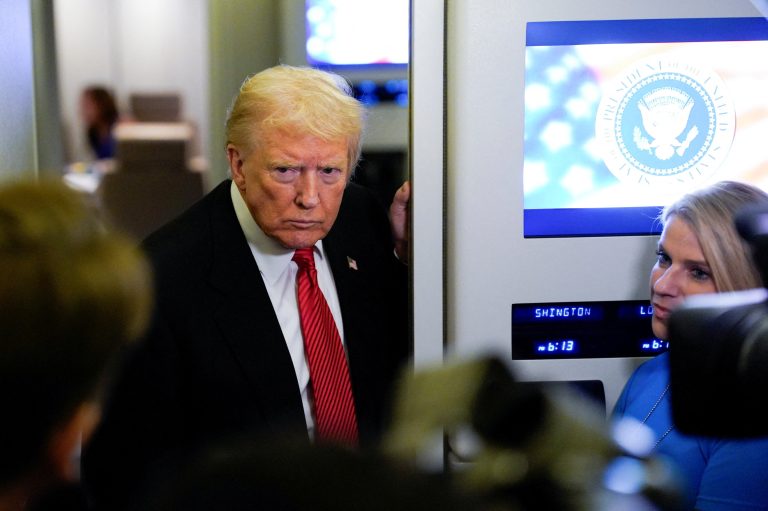 Trump spoke to Maduro, Caracas fears military action