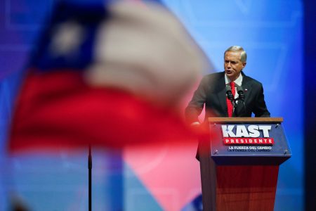 Kovaná komunistka alebo syn nemeckého nacistu? Čile čakajú prelomové prezidentské voľby