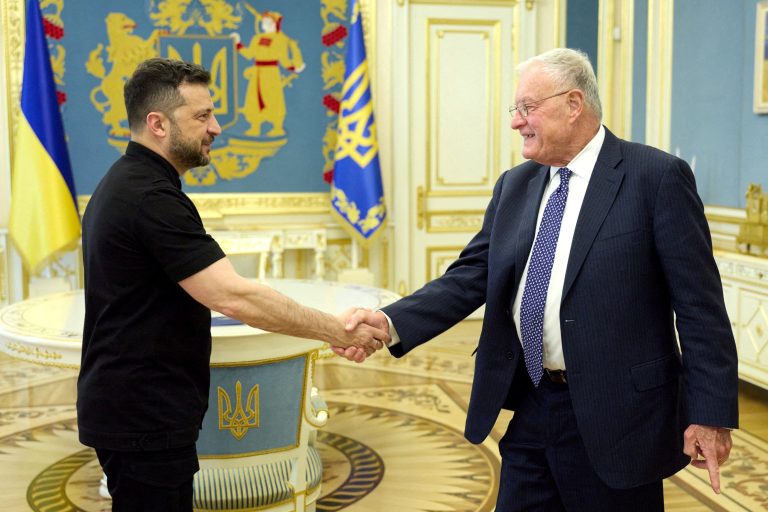 Keith Kellog und Wolodymyr Selenskyj. Foto: Pressedienst des ukrainischen Präsidenten/Reuters