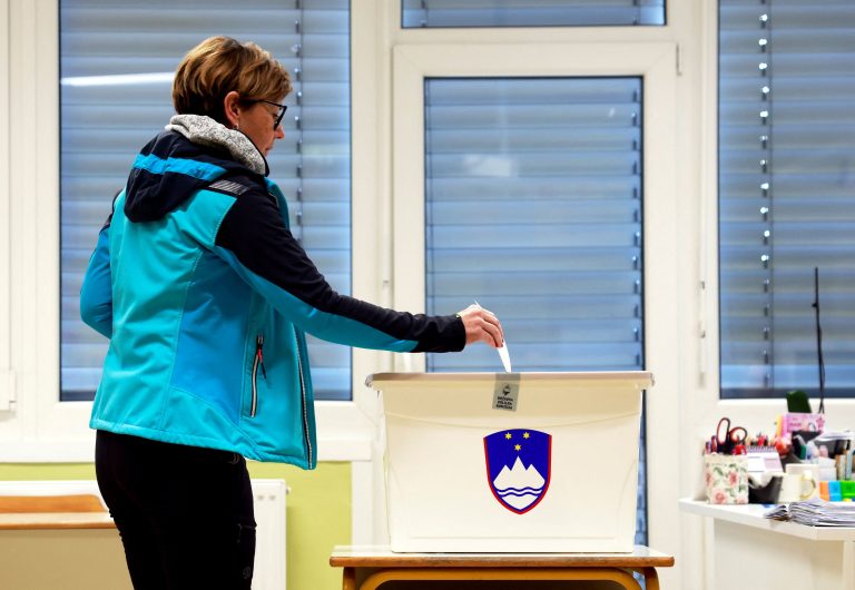 Slovinci v referende odmietli zákon o asistovanej samovražde