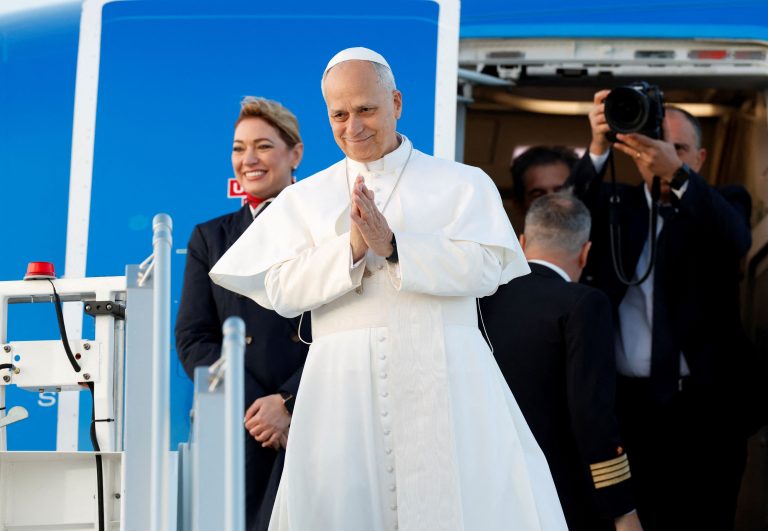 Papst Leo XIV. tritt seine erste Auslandsreise an: Türkei und Libanon