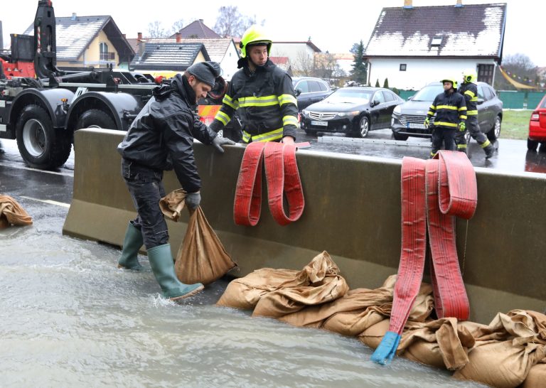 V Sliači vo Zvolenskom okrese vyhlásili tretí stupeň povodňovej aktivity. Foto: Ján Krošlák/TASR