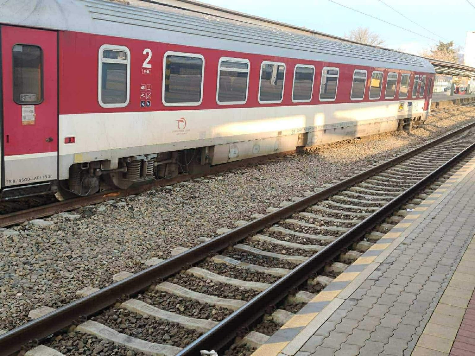 Vykoľajený vlak v Košickej stanici. Foto: Railpage.net/Mates Pleško