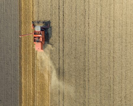 Brusel zatrúbil na likvidáciu našich poľnohospodárov