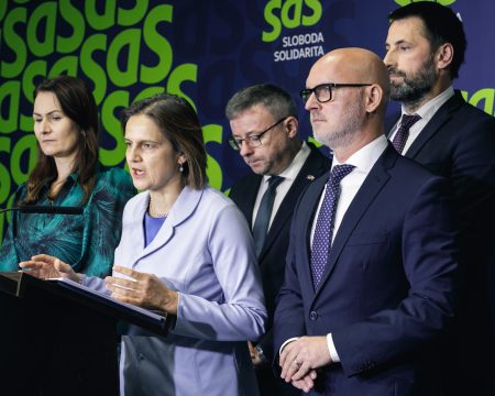 SaS navrhuje ústavné odovzdanie štátnej suverenity Únii