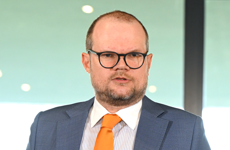 Kubina: Čurillovci vyhrali spor s ministrom Šutajom Eštokom, hrozí mu exekúcia