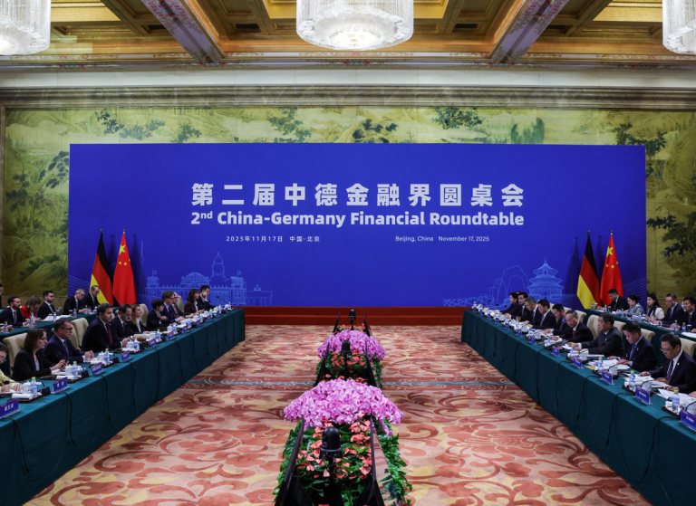 Peking a Berlín hľadajú užšie ekonomické väzby napriek napätiu