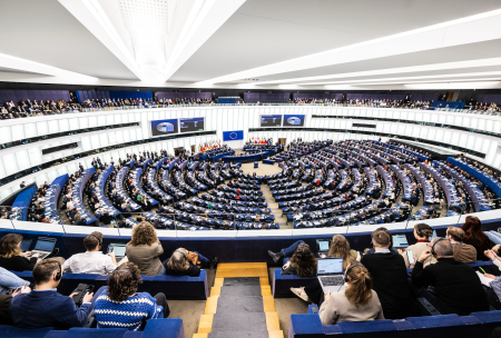 Voľby v Maďarsku rozdelili slovenských europoslancov