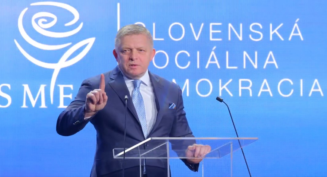 Krič si, pán Šimečka, čo chceš. Rešpektujte však aj naše názory, apeluje premiér Fico