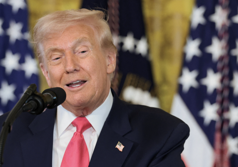 Die Schweizer gaben Trump Gold und eine Rolex-Uhr, er senkte dann die Zölle