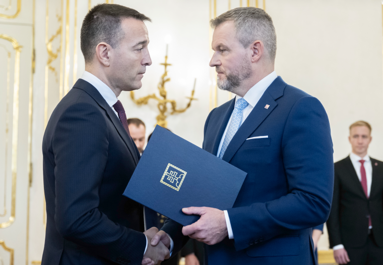 Rezort školstva chce o regulácii sociálnych sietí rokovať s odborníkmi aj partnermi v EÚ