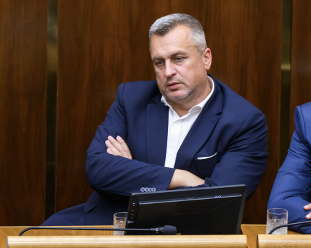 Danko hrozí žalobou na poslanca PS za fotografiu z parlamentu