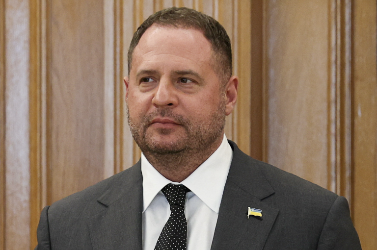 Selenskyj will keine Gebiete aufgeben, sagt sein Büroleiter Jermak