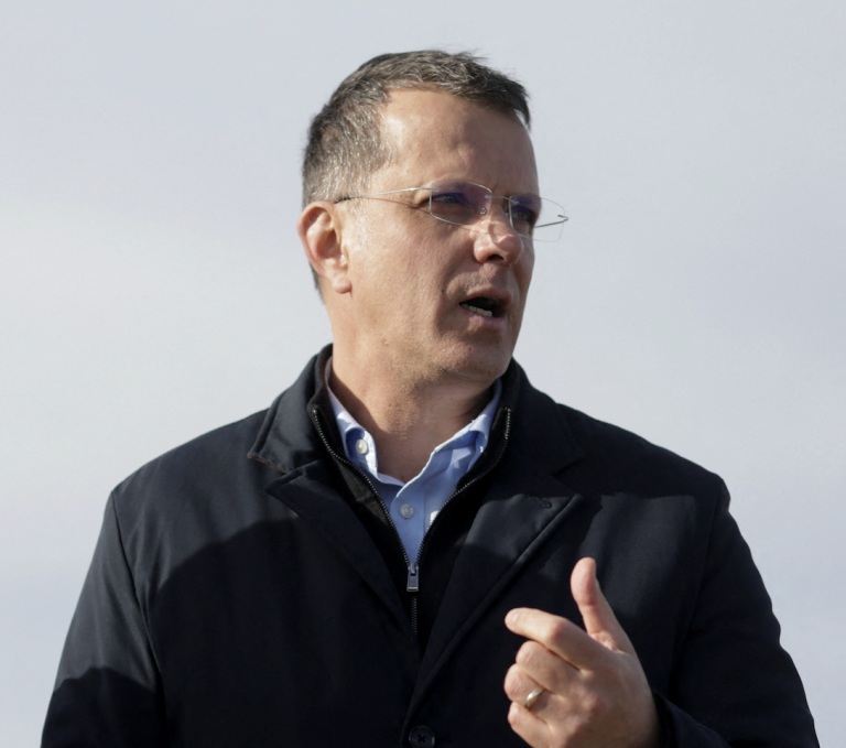 Er hat im Lebenslauf gelogen und Job verloren: Rumäniens Verteidigungsminister tritt zurück