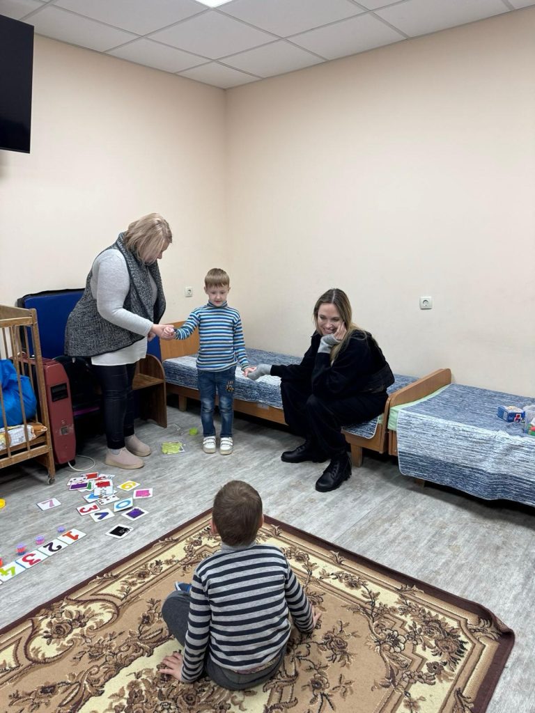 Angelina Jolie besuchte die Ukraine: Die Diplomatie darf nicht den Waffen weichen