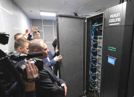 Slovensko spustilo superpočítač Perun, zvládne vedu aj AI