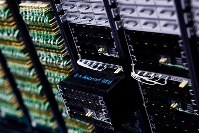 Ukrajina vyvíja vlastný AI model, ktorý má nahradiť zahraničné systémy