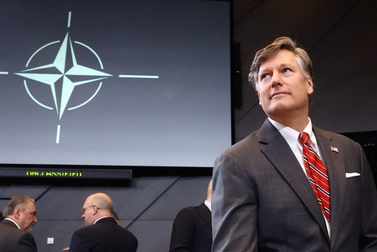 NATO prisľúbilo Ukrajine vojenskú pomoc za miliardu dolárov