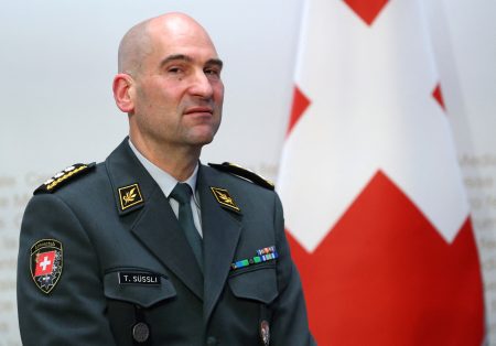 Switzerland would not defend itself against a large-scale attack, commander says
