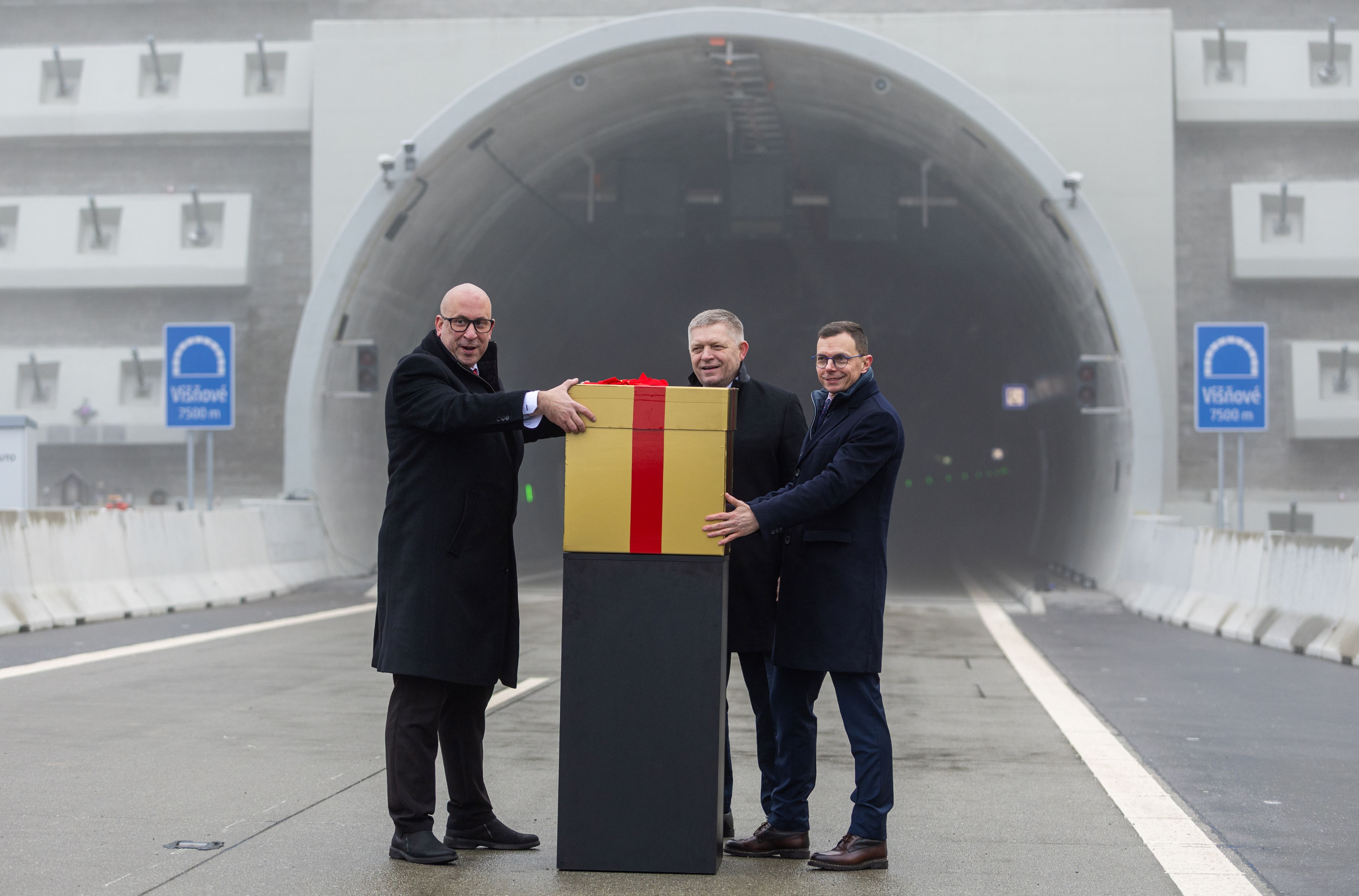 Tunel Višňové po 27 rokoch otvorili. Ráž hovorí o úspore času, Fico o požehnaní pre región