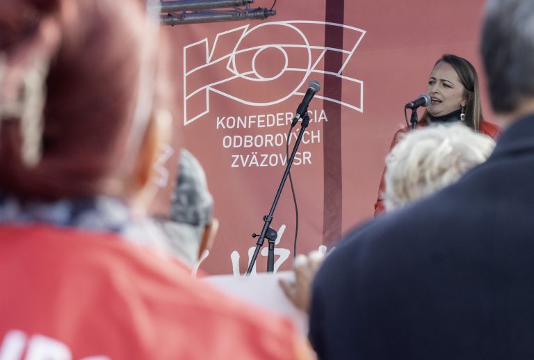 Odbory odmietajú zmluvy pre štátnu službu bez valorizácie platov