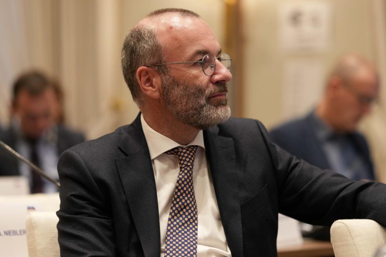 Zmrazené ruské peniaze použije Únia, tvrdí Weber