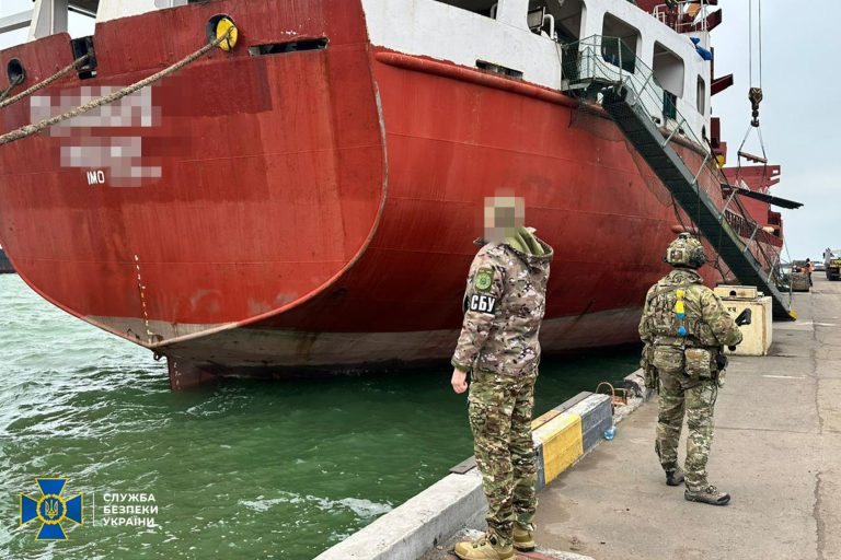 SBU zatkla v Odeskom prístave ruskú loď. Foto: СБ України/X