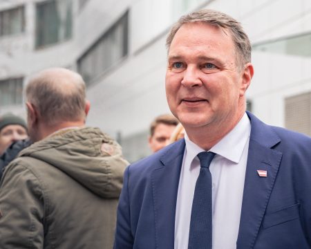Sicherheitsstrategie: SPÖ-Chef Babler erklärt das Ende der transatlantischen Ära