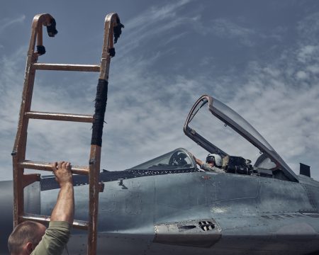 Verejnosť nemá právo vedieť, prečo polícia nestíha darovanie migov