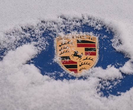 Satelliten-Chaos? Porsches springen in Russland nicht mehr an