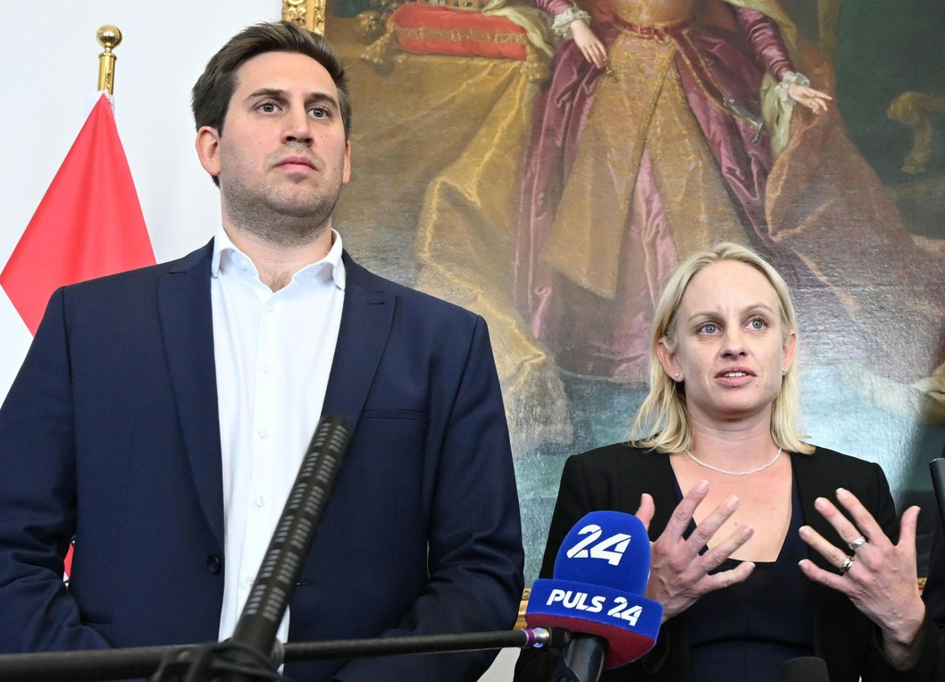 Alarmierende Umfragedaten, viel Kritik: Bundesregierung zieht trotzdem positive Bilanz