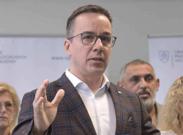 Tomáš: Práca namiesto dávok funguje už osem mesiacov