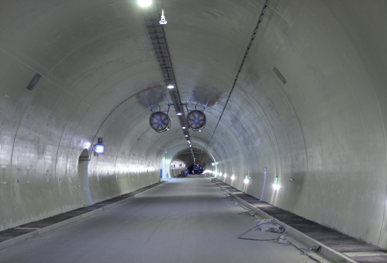 Úsek D1 s tunelom Višňové zatiaľ presiahol 600 miliónov eur