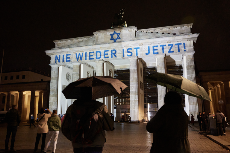 Nemeckí Židia varujú pred zvykaním si na antisemitizmus