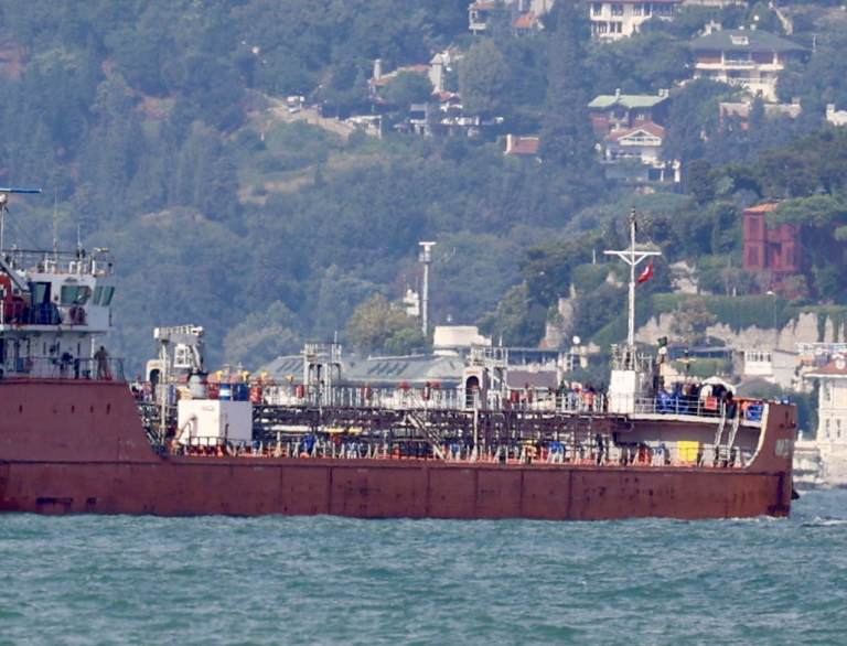 Švédsko prehľadáva ruskú loď pod sankciami Únie aj USA