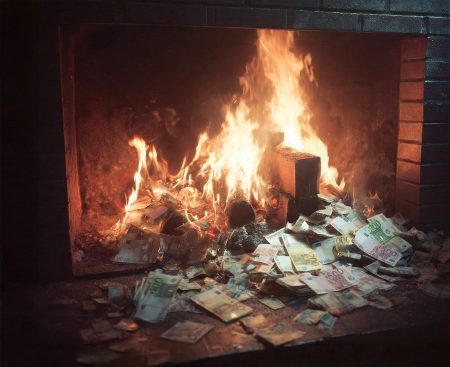 Domácnosti si za plyn ročne priplatia 12 až 360 eur. Elektrina zdražie o necelé tri percentá