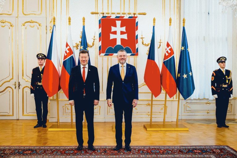 Pellegrini po stretnutí s Okamurom: Musíme ťažiť z regionálneho potenciálu