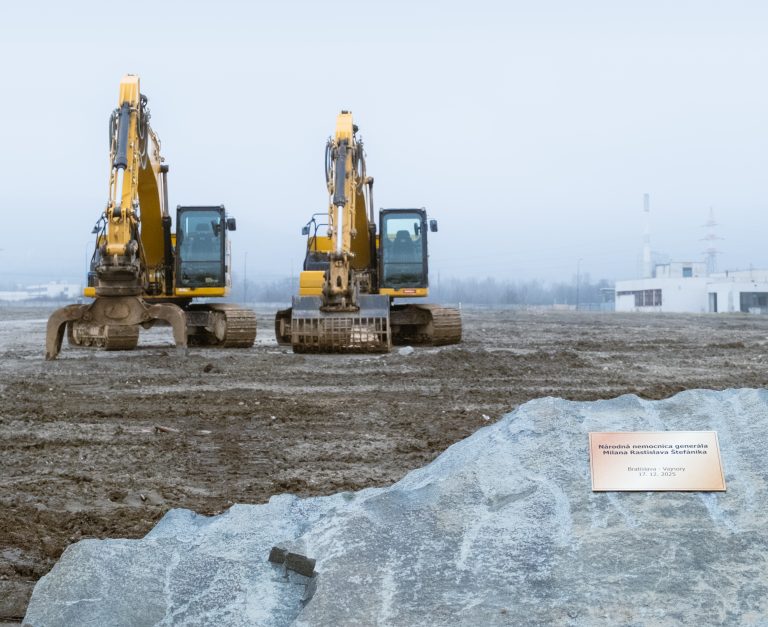 Začiatok výstavby novej Národnej nemocnice generála Milana Rastislava Štefánika vo Vajnoroch. Foto: Tomáš Baršváry / Štandard