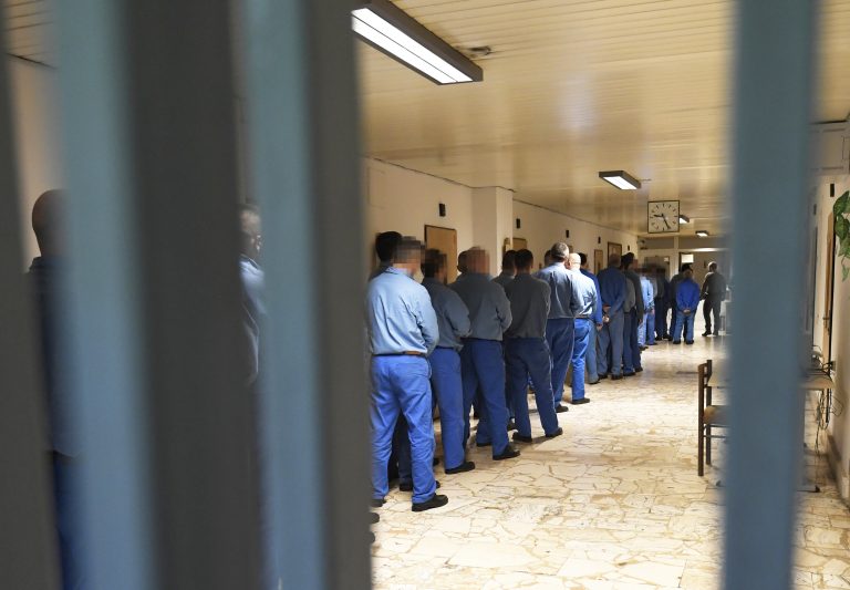 Väzenia môže počas týchto sviatkov opustiť 208 odsúdených