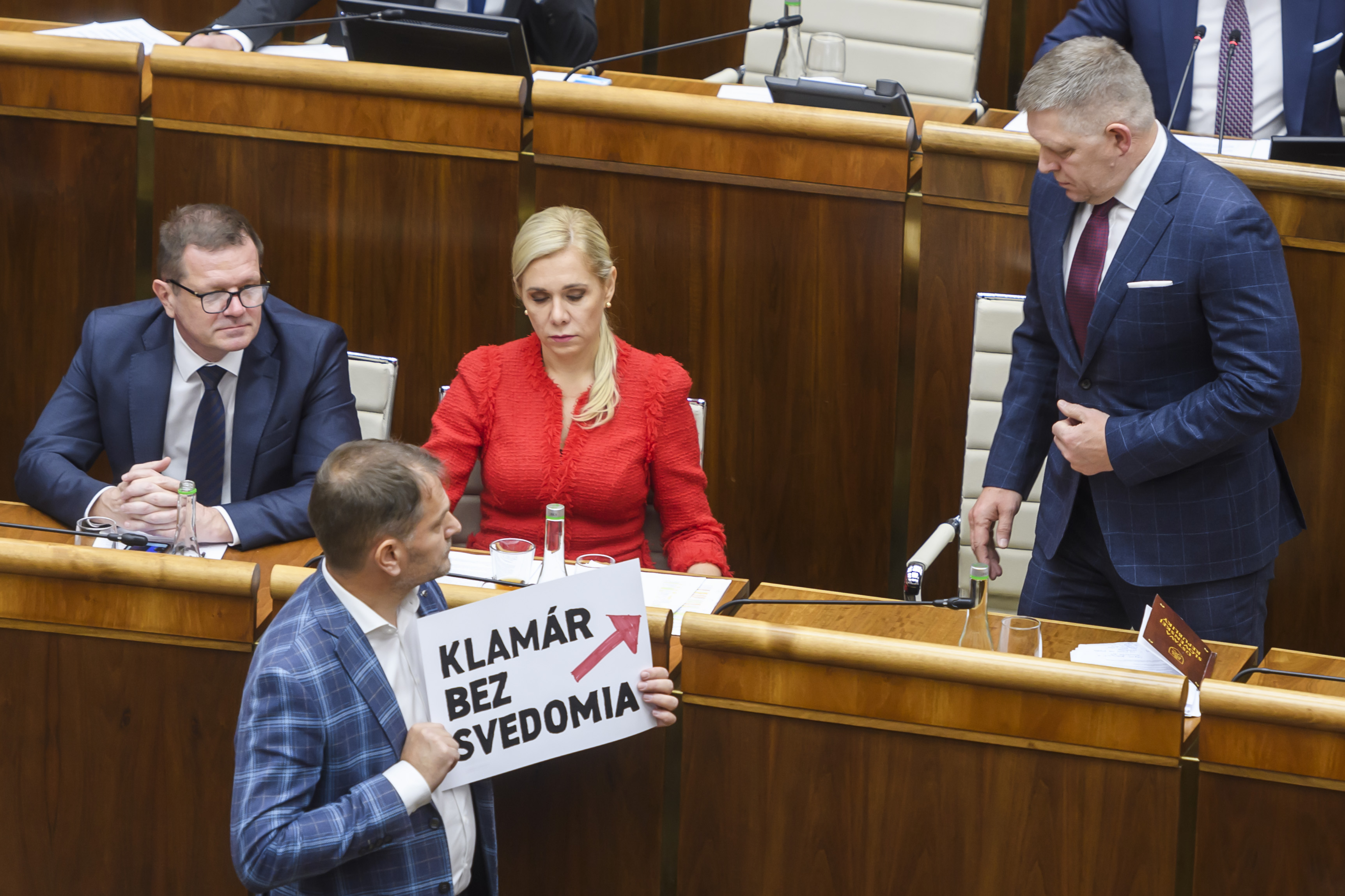 Smer má najväčší majetok. Matovičovci mu šliapu na päty