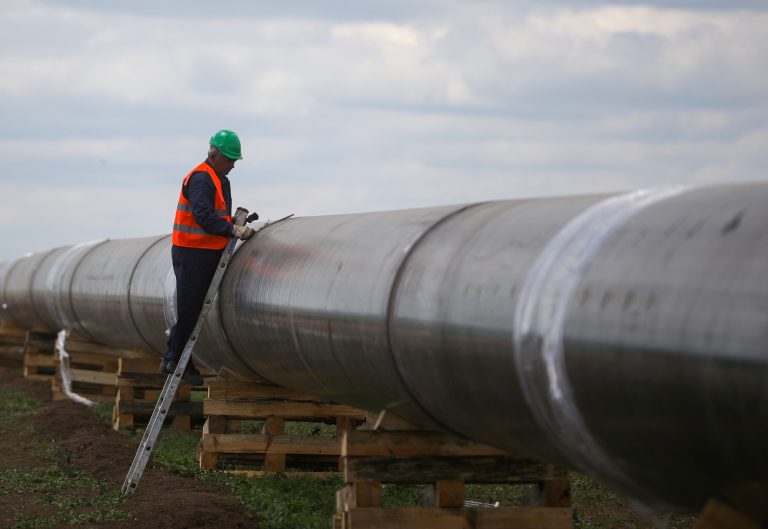 Politico: Europa besorgt über die zunehmende Abhängigkeit von Gas aus den USA