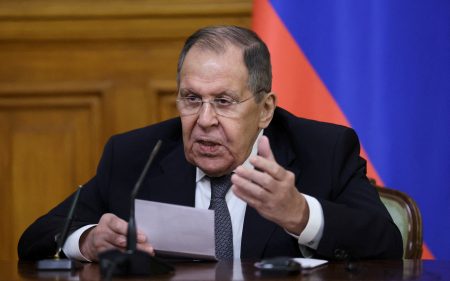 Lavrov: Venezuela's sovereignty must be respected