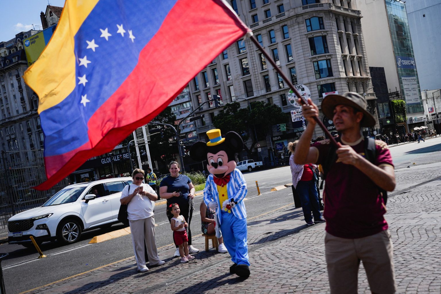 Protest for a democratic Venezuela. Photo: Mariana Nedelcu/REUTERS